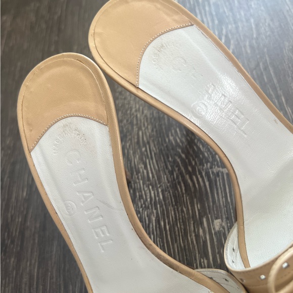 Chanel beige S/S 2005 interlocking cc logo sandal heels - Picture 4 of 9